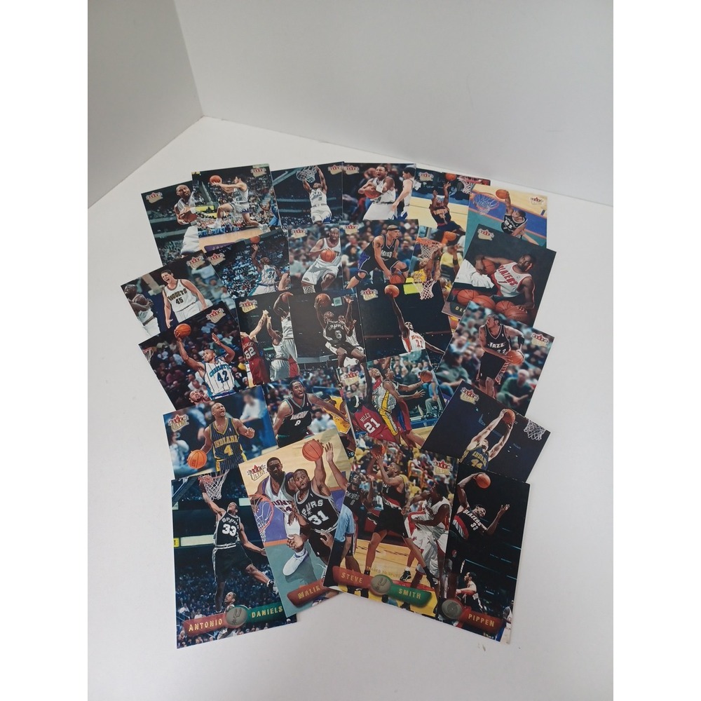 LOT of 25 Fleer Ultra 2001 -‎ 2002 NBA Trading Cards Collection Incomplete